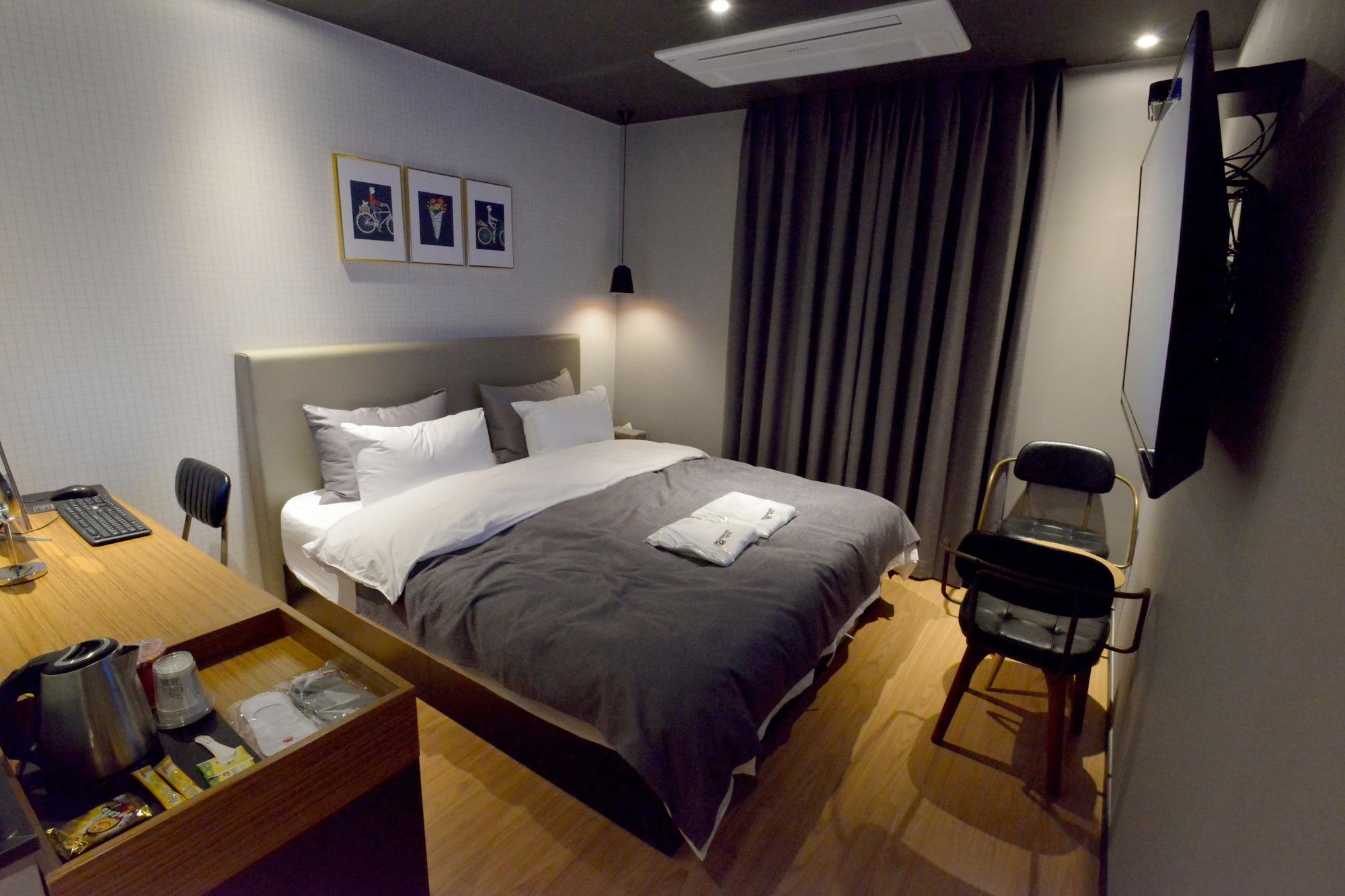 Brown Dot Hotel Cshangvon Kültér fotó