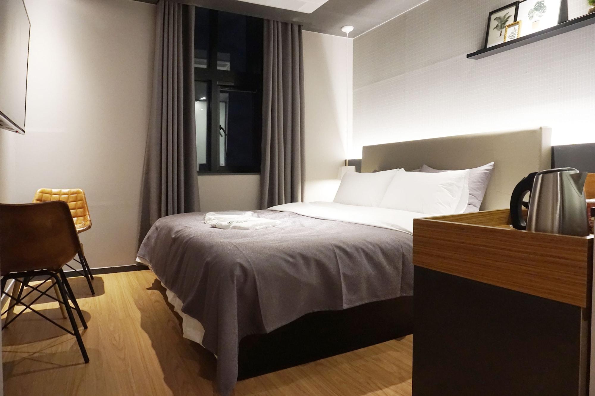 Brown Dot Hotel Cshangvon Kültér fotó