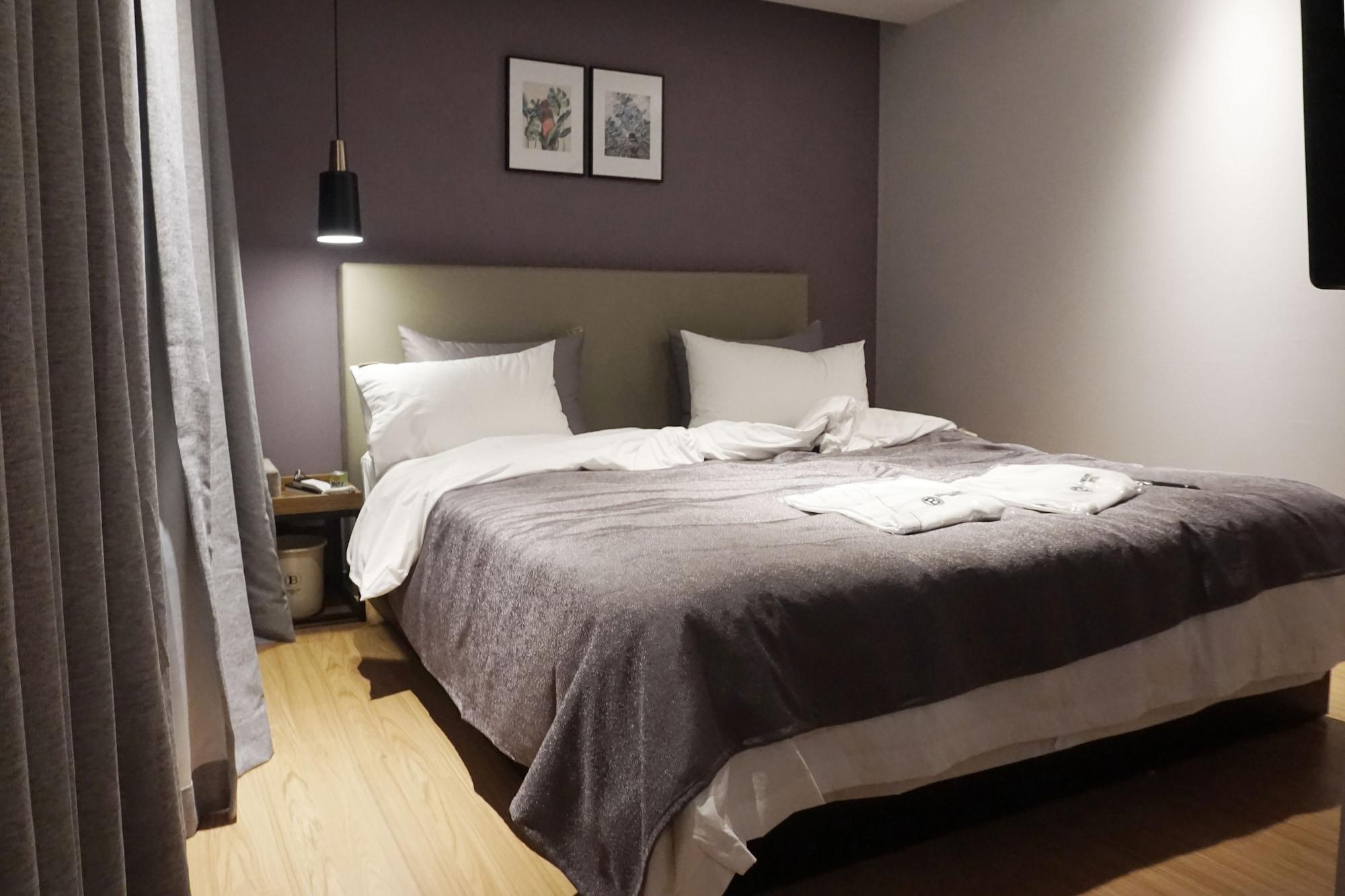 Brown Dot Hotel Cshangvon Kültér fotó