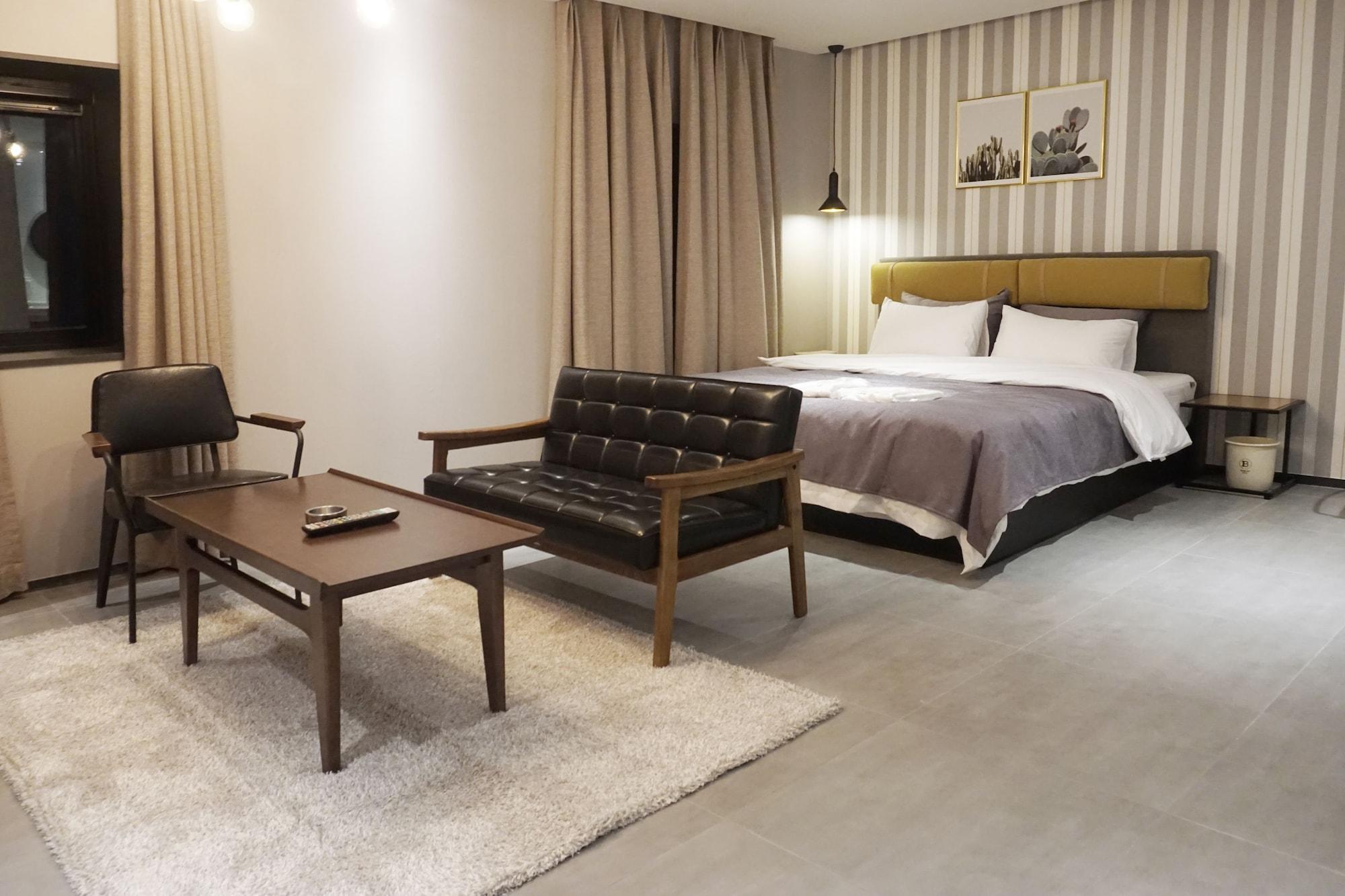 Brown Dot Hotel Cshangvon Kültér fotó