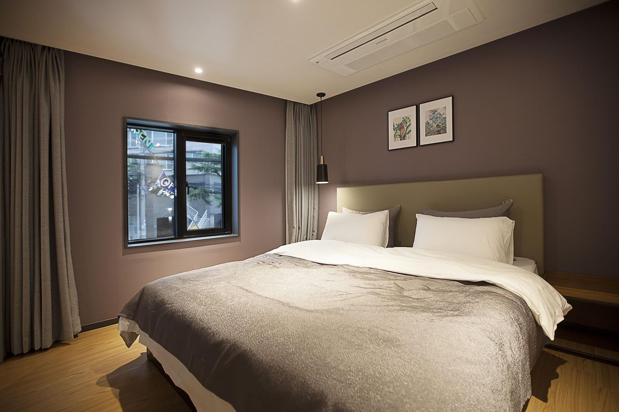 Brown Dot Hotel Cshangvon Kültér fotó