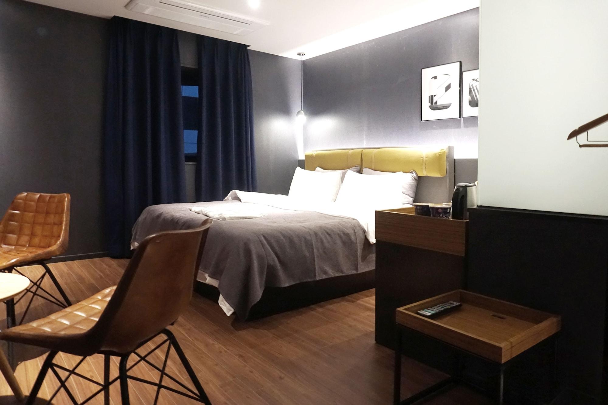 Brown Dot Hotel Cshangvon Kültér fotó