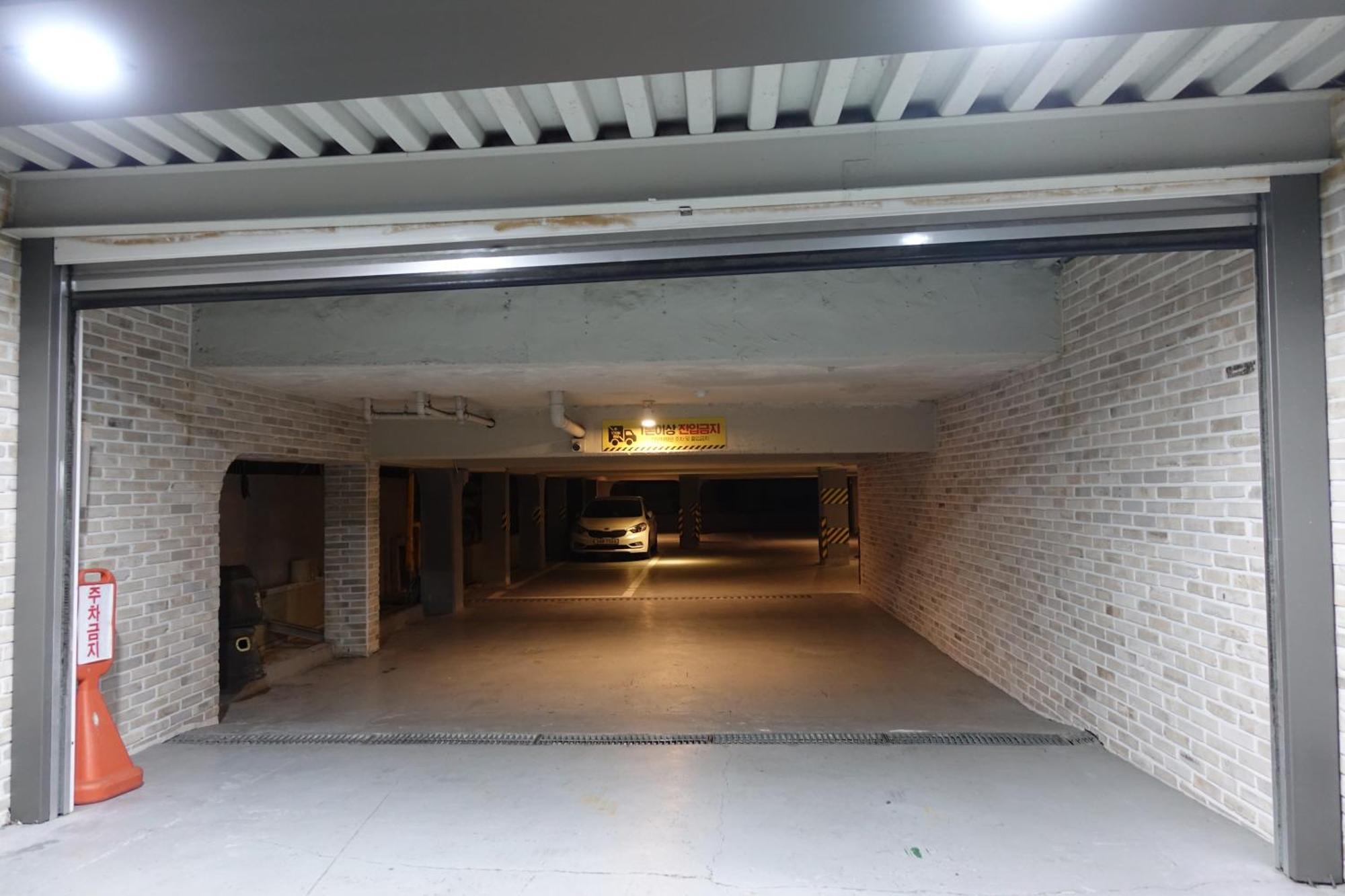 Brown Dot Hotel Cshangvon Kültér fotó