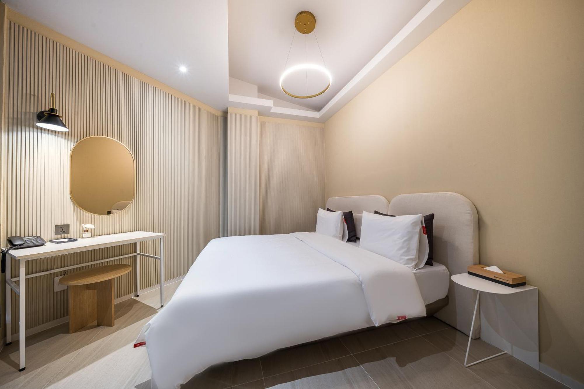 Brown Dot Hotel Cshangvon Kültér fotó