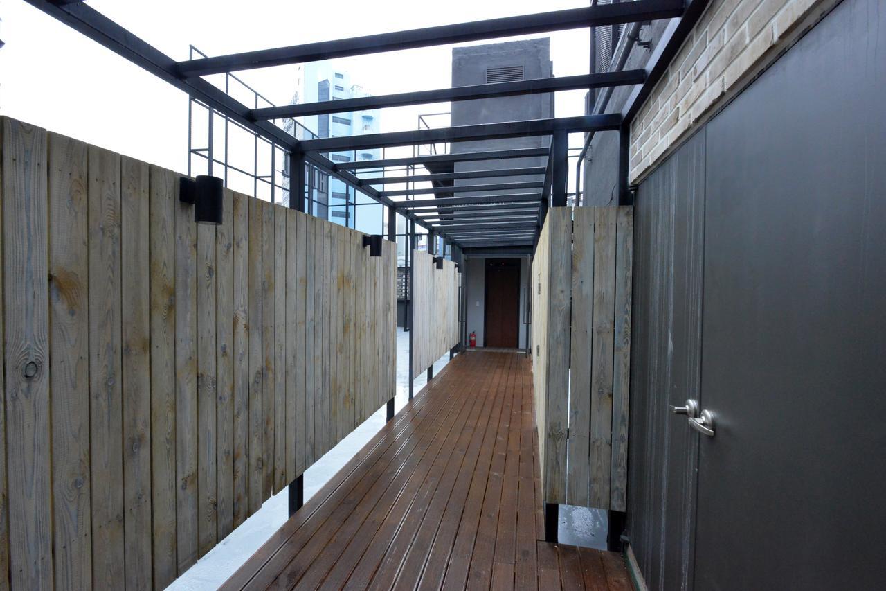 Brown Dot Hotel Cshangvon Kültér fotó